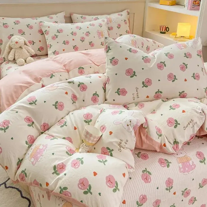 Pink and white peach-themed cartoon cat floral cotton duvet cover set with soft plush fabric for bedroom bedding