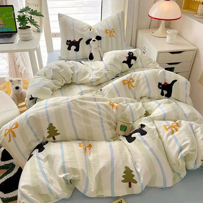 Cream-colored cream and blue bedding sets with light blue stripes and cartoon printed playful cat decorbites cartoon printed