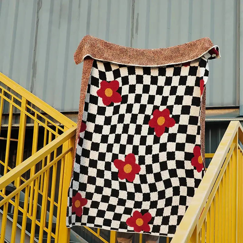 Cozy decorbites knitted blanket throws 130x160cm with black white checkered pattern and red floral fleece border