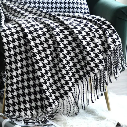 Classic black and white decorbites houndstooth throw blanket with fringed edges for living room decor