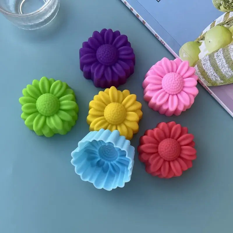 Colorful daisy silicone cake mold set with purple pink yellow green blue and red silicone cake baking tools