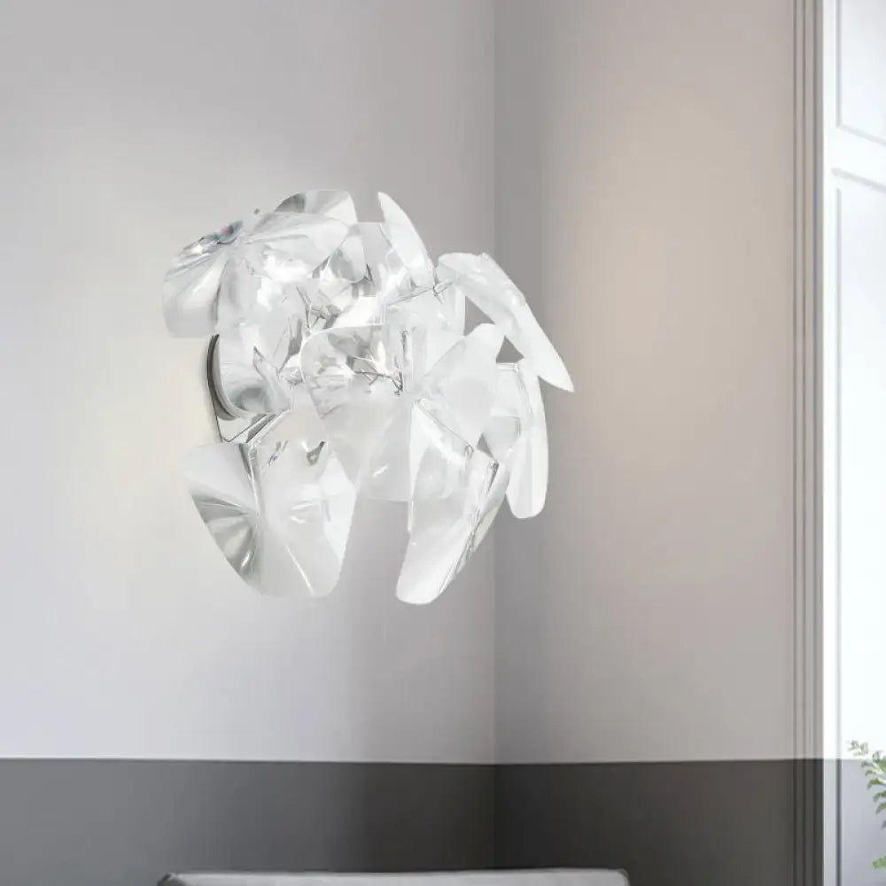 Contemporary acrylic single head sconce light fixture with clear sculpted glass petals for dining room wall mounting