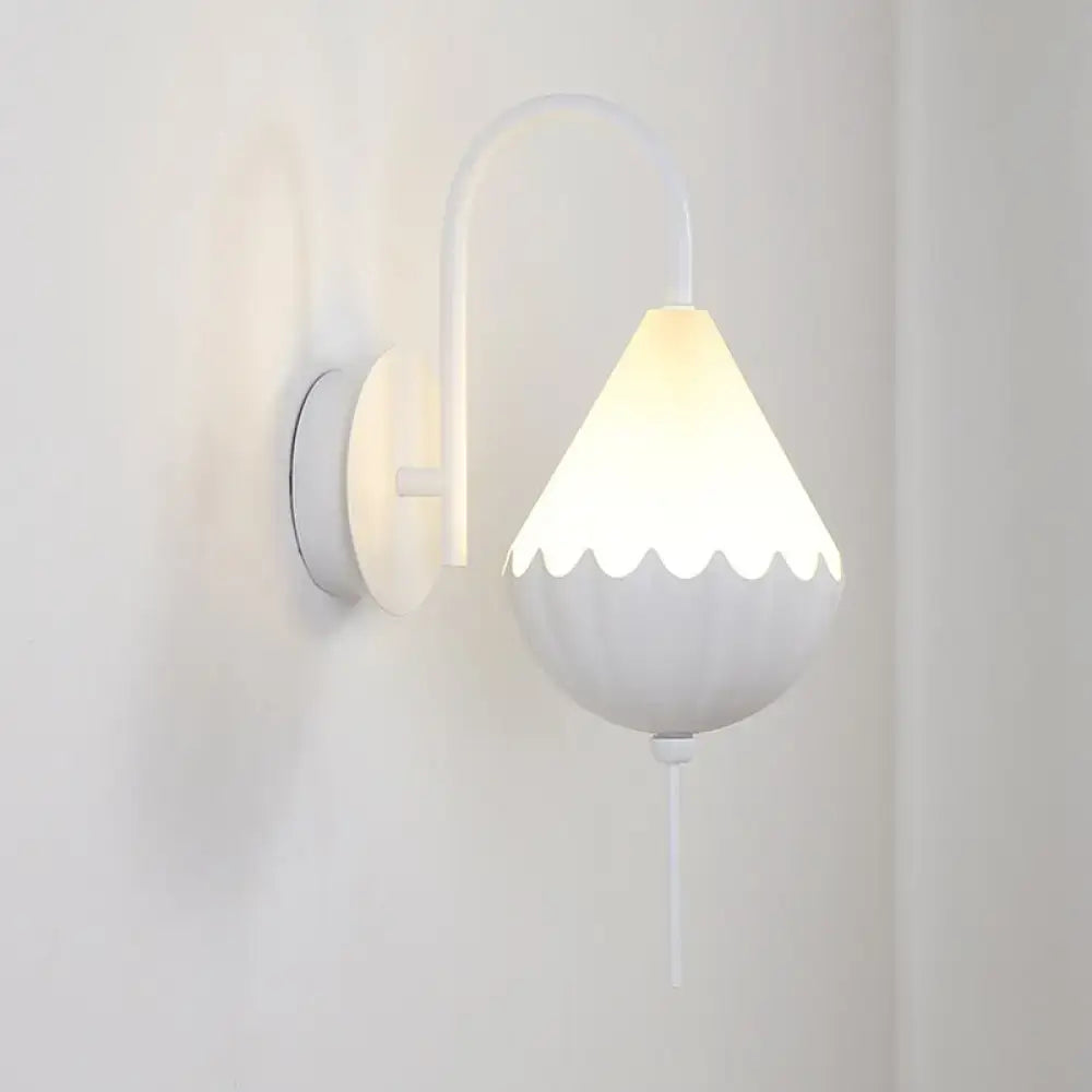 Contemporary white scalloped wall light fixture with curved arm and frosted glass shade for 220v-240v or 110v-120v use