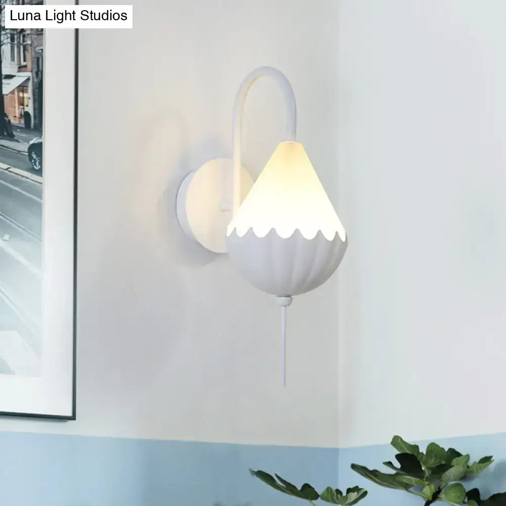 Contemporary white scalloped wall light fixture with curved arm and warm glow for bedroom 220v-240v 110v-120v