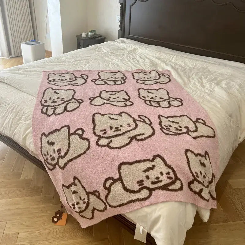 Pink knitted flannel blanket with cute cartoon beige and brown cat pattern bedroom throw for cozy use