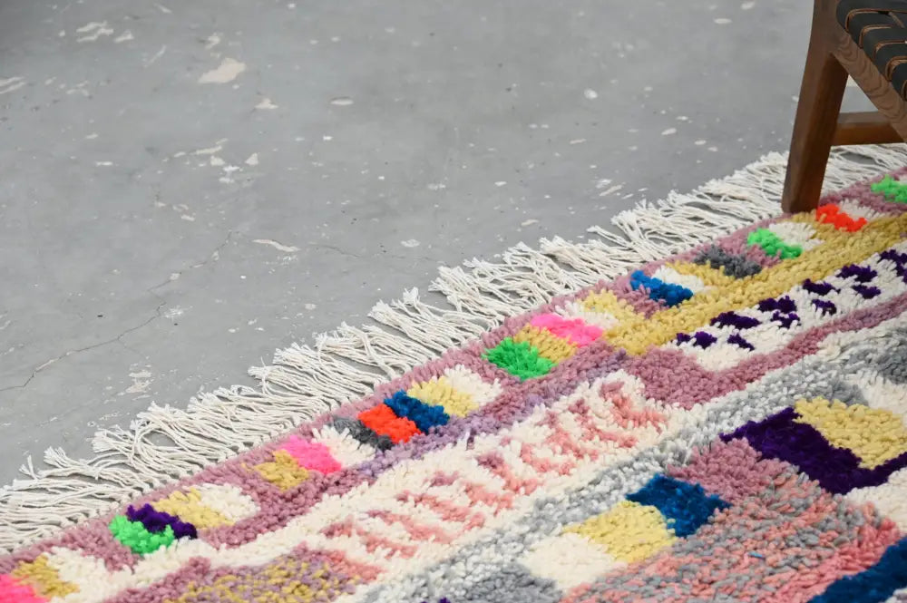 Decorbites™ handmade moroccan azilal rug 300x208 cm with vibrant pastel geometric patterns and fringed edge