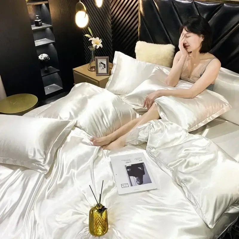 Shiny white satin decorbites luxury mulberry silk bedding set queen king size with duvet cover and matching pillows