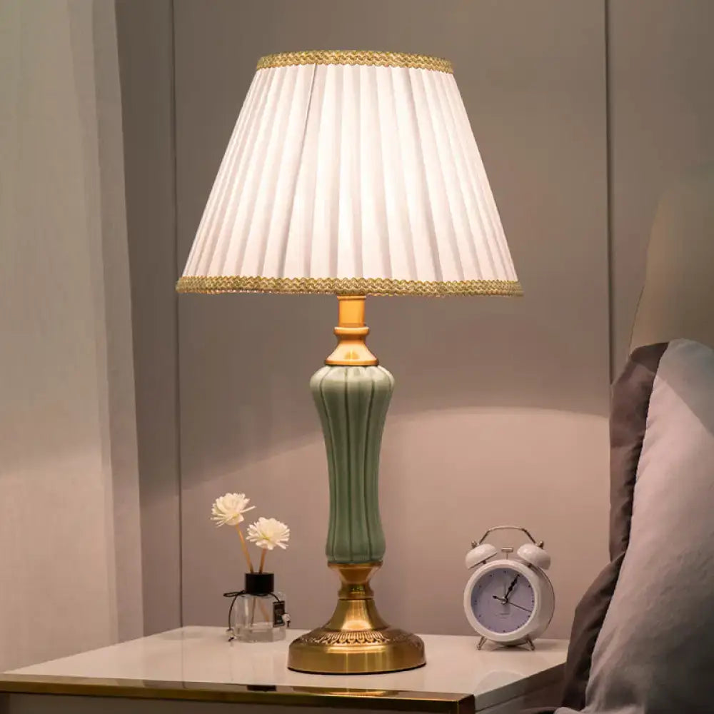 Elegant decorbites™ modern 1-bulb light green ceramic nightstand lamp with gold accents e26 e27 110v-120v