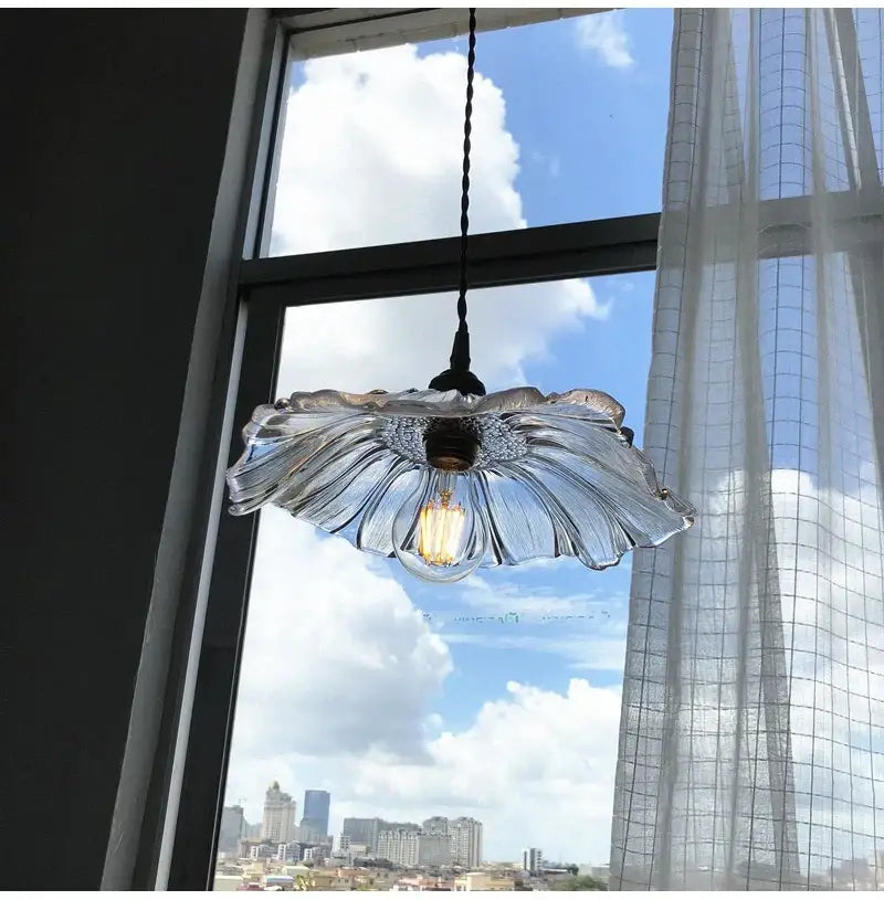 Clear glass pendant ceiling light with petal scalloped design and exposed filament bulb for e27 ceiling use
