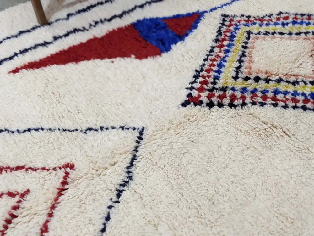 Decorbites™ moroccan handmade traditional azilal rug 300 x 200 cm with plush white base and red blue black geometric patterns