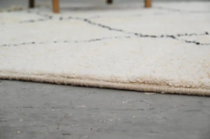 Cream-colored beni ouarain carpet with black geometric stitching moroccan handmade wool rug 310 x 215 cm