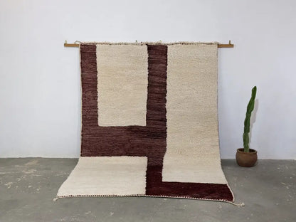 Cream and deep burgundy geometric wool rug with textured handwoven design beni ouarain moroccan handmade beni ouarain rug