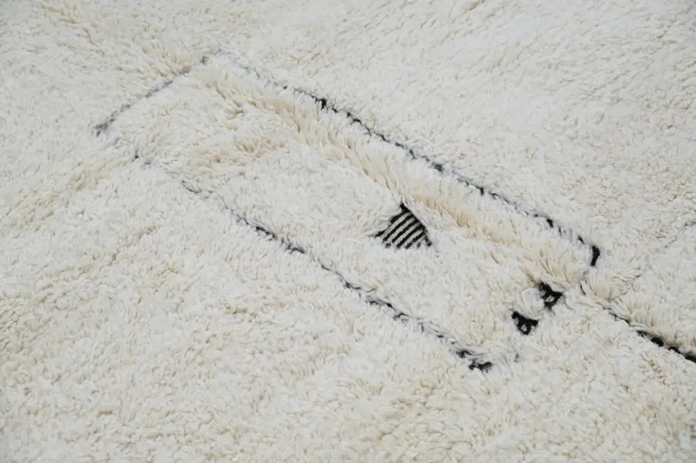 Cream-colored plush beni ouarain rug with rectangular black embroidery moroccan handmade traditional 300 x 200 cm