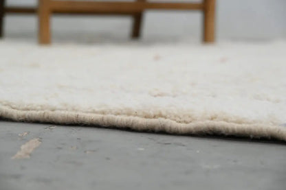 Off-white plush woolen beni ouarain rug with soft textured edge moroccan handmade decorbites 302 x 200 cm