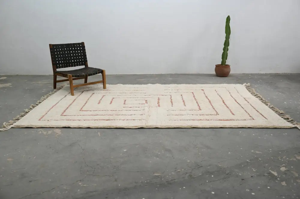 DecorBites™ moroccan handmade beni ouarain rug in cream with geometric maze pattern and natural fiber fringe 302 x 200 cm