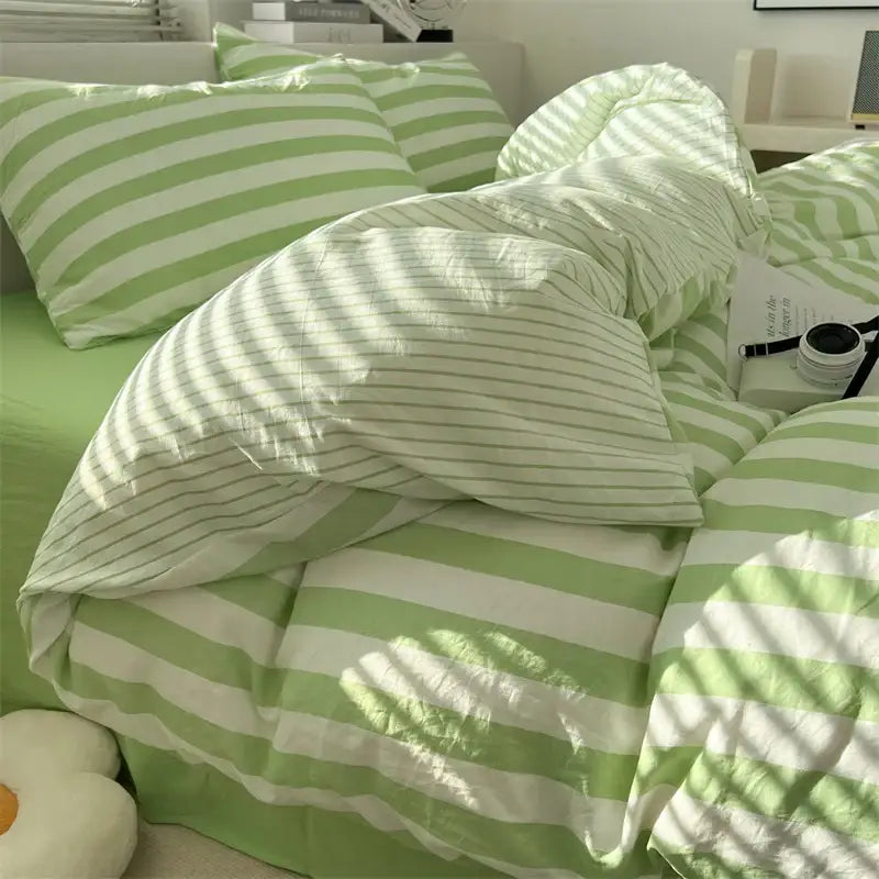 Decorbites™ striped quilt set with pillowcases and bed sheet in cozy light green and white striped textured fabric