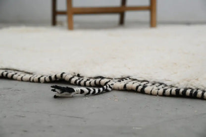 DecorBites™ tapis beni ouarain woolen rug with black and white stripes and plush textured surface 290 x 205 cm