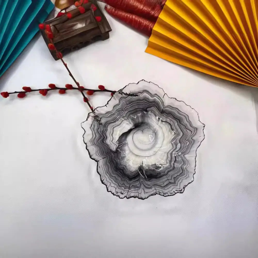 Elegant flower glass black and gray layered agate glass plate with concentric rings for dining room snack dish decorbites elegant flower