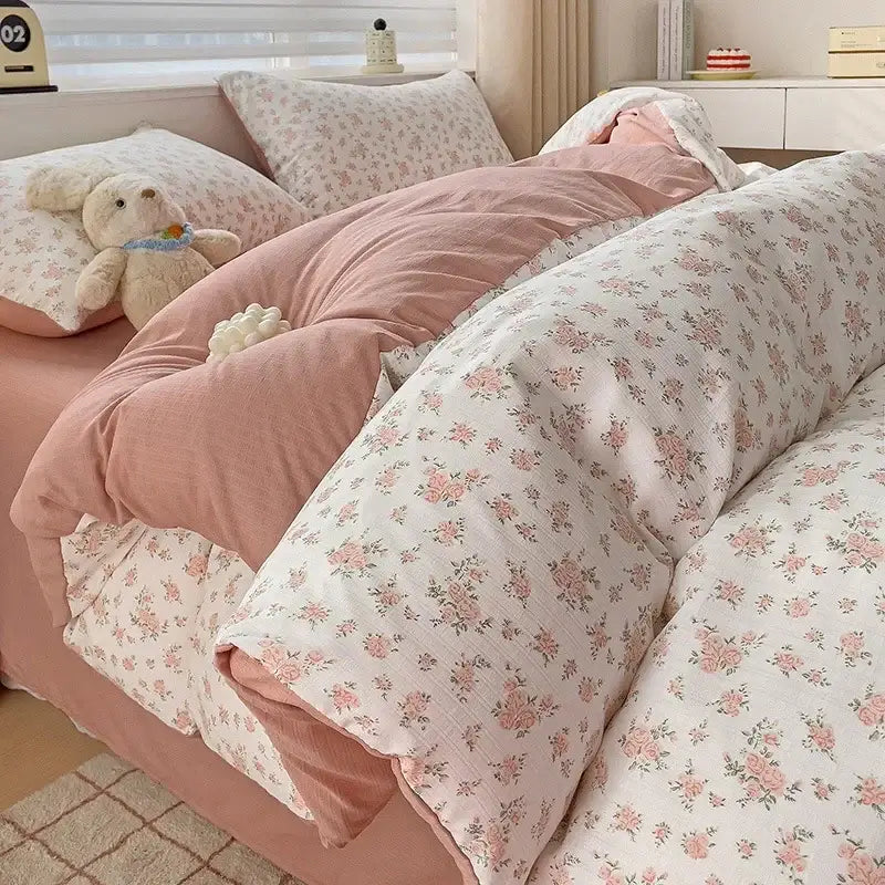 Pink floral-patterned quilt cover set in soft textured double layer cotton for bedroom with matching pillowcases