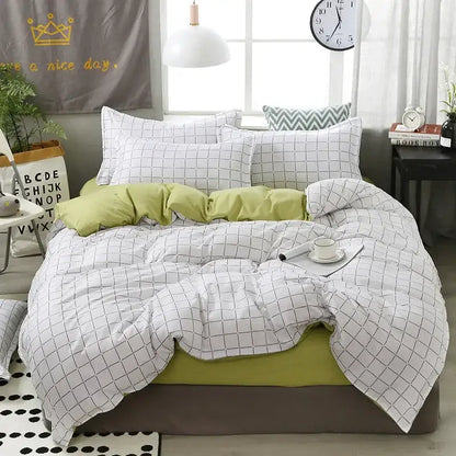 White and green grid-patterned quilt cover set with soft quilted texture for bedroom use