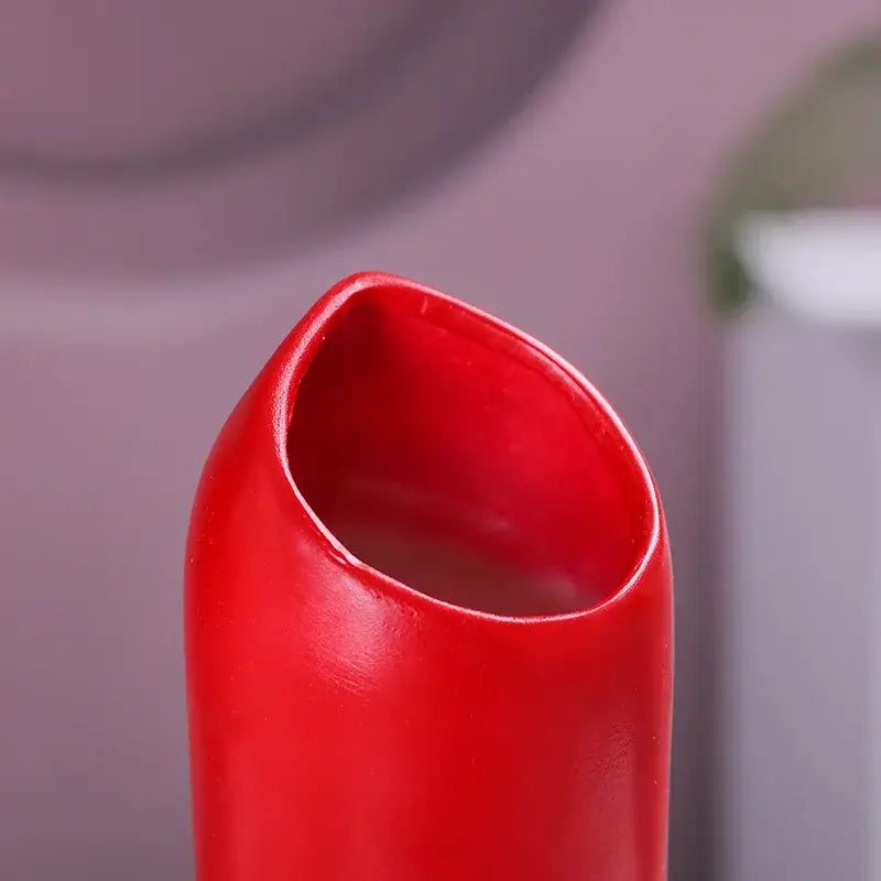 Vibrant red glossy ceramic decorbites lipstick vase for bedroom flower ornament in gold and silver resin accents