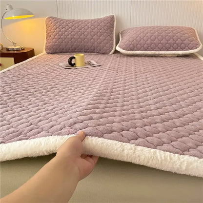 Soft lavender quilted bedspread with plush white fleece border on decorbites antibacterial milk velvet mattress blanket