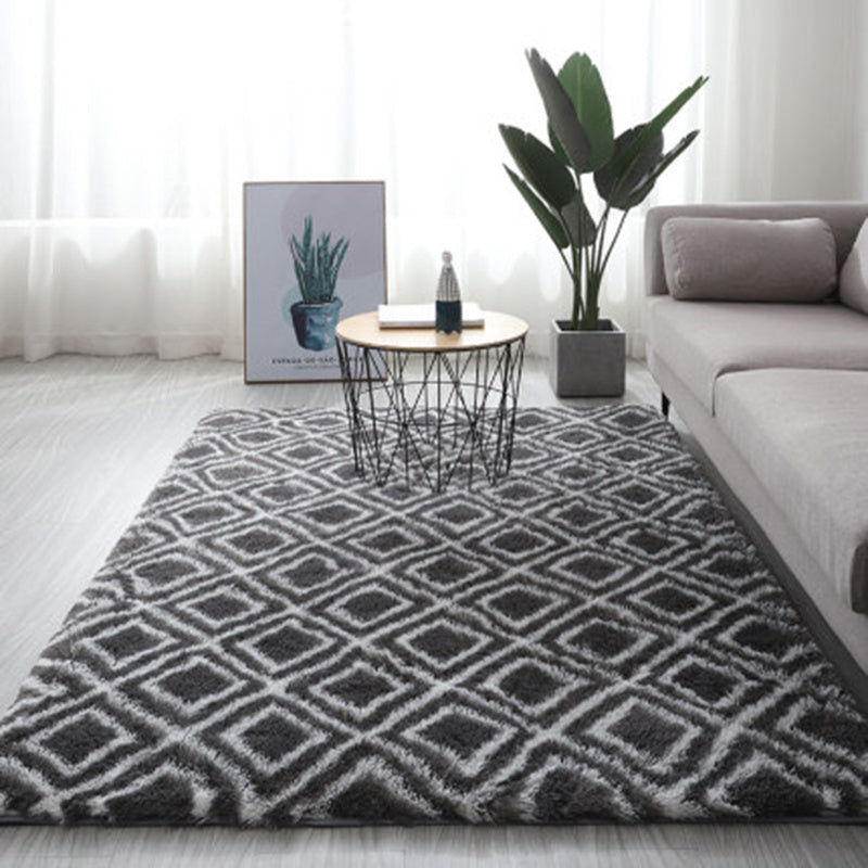Charcoal gray and white long hair tie-dyed gradient carpet with plush texture made of polyester fiber for living room and bedroom
