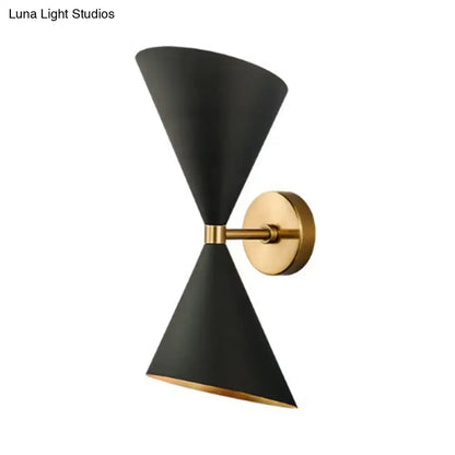 Mid-century black matte wall lamp with gold brass accents and circular mount for living space 220v-240v 110v-120v