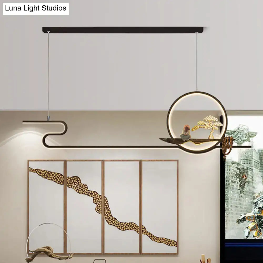 Modern black and gold linear hanging lamp with minimalist curved design and adjustable chain cord length for study rooms