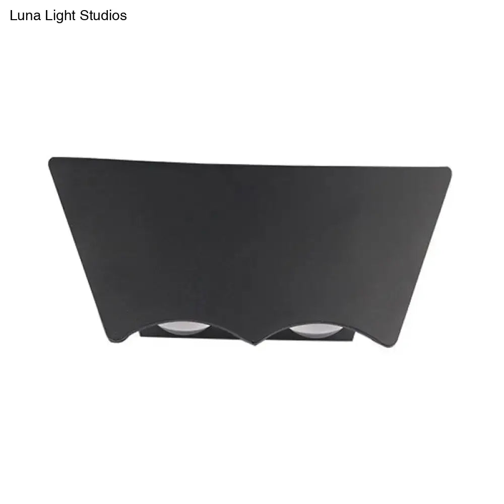 Modern black geometric wall sconce with black matte finish and warm white light compatible with 220v-240v 110v-120v
