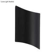 Modern black led outdoor wall sconce with curved minimalist design light fixture for patio lighting