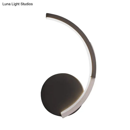 Modern black and white curved led wall mounted sconce with sleek matte black base and warm light 220v-240v 110v-120v