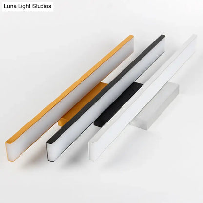Modern black and white led wall light fixture with sleek rectangular profiles in 110v-120v for bathrooms
