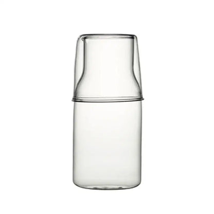 Clear glass borosilicate glass tea pot with matching lid and minimalist design for kitchen fruit infuser use