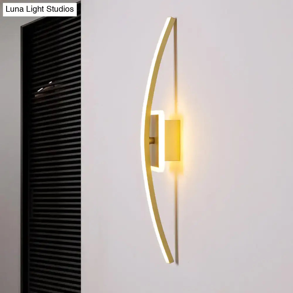 Modern curved linear gold and coffee led wall sconce with sleek curved linear aluminum light strip for dining room use