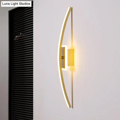 Modern curved linear gold and coffee led wall sconce with sleek curved linear aluminum light strip for dining room use