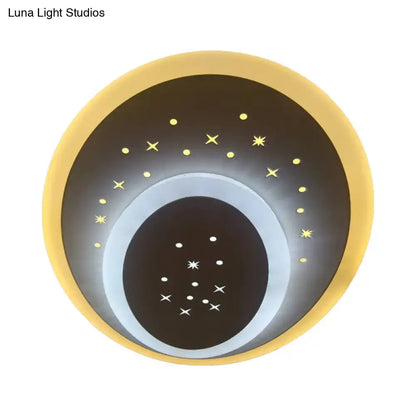 Modern gold heart pendant wall light with warm gold rim and starry black center featuring glowing rhombus star leds