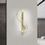 Modern gold s-shape wall lighting fixture with gold-toned minimalist curved design for living room corner lighting fixture 220v-240v 110v-120v