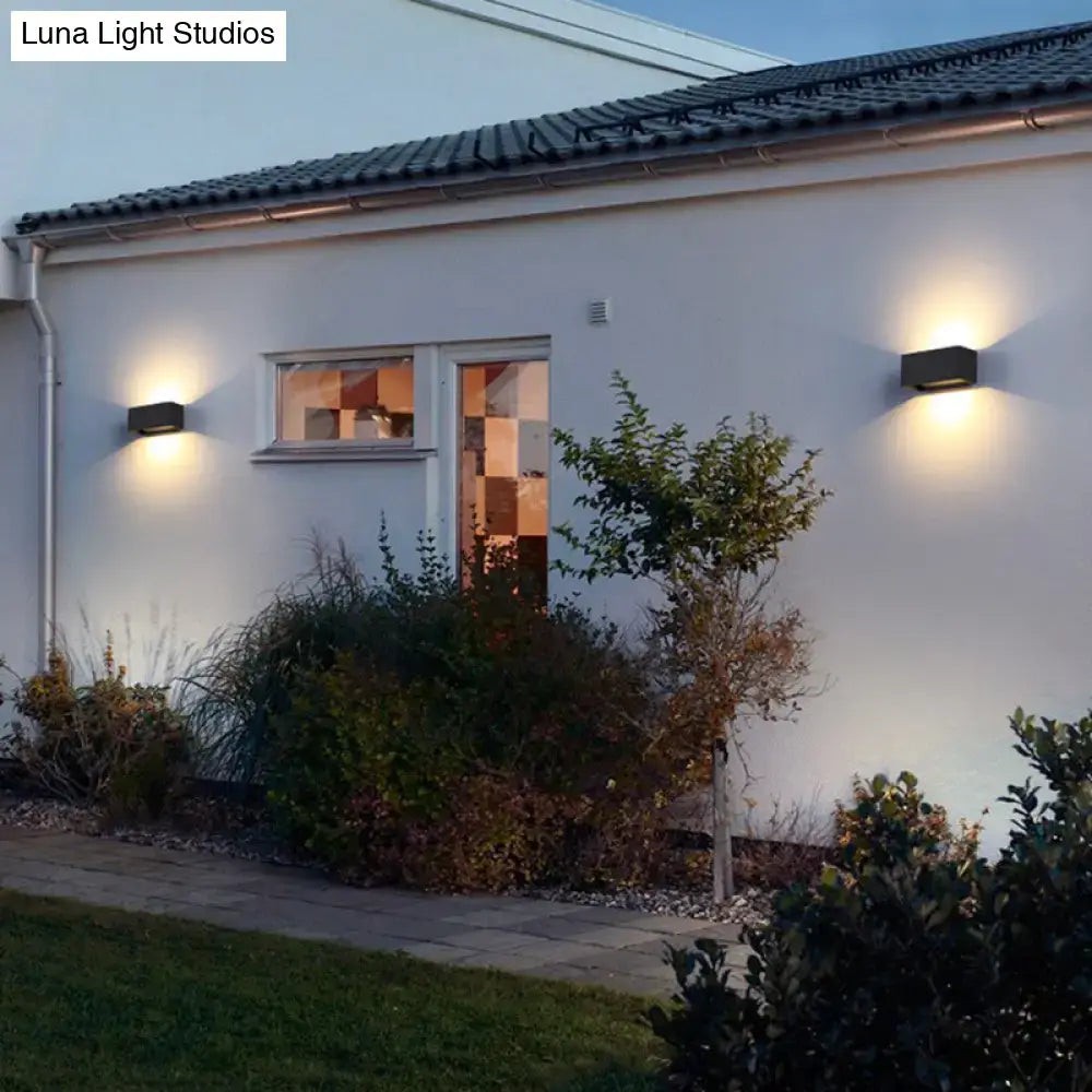 Modern matte black rectangle wall light fixture with sleek design 220v-240v 110v-120v outdoor wall sconce