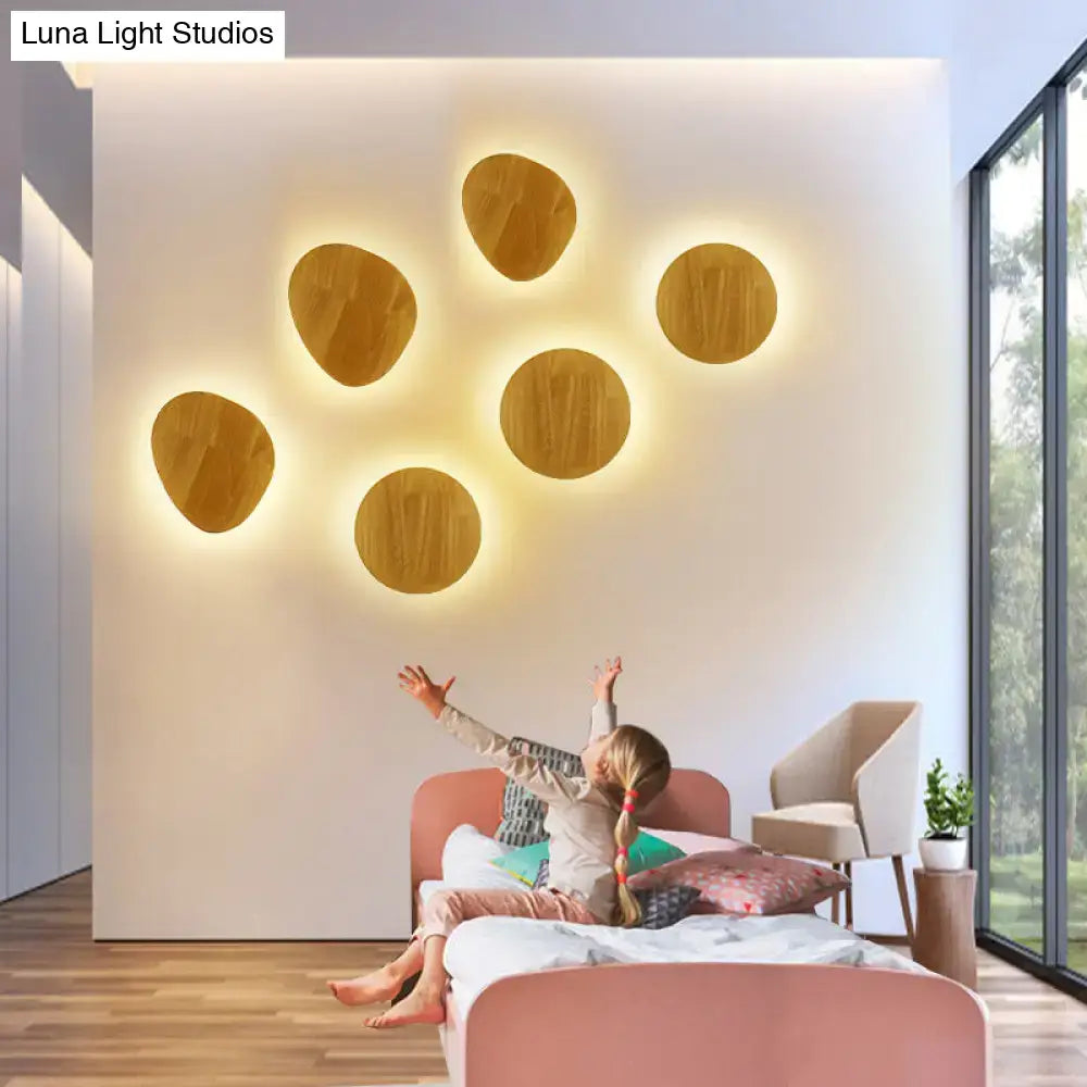 Warm circular wooden led wall lighting with natural grain finish light fixture for living room use