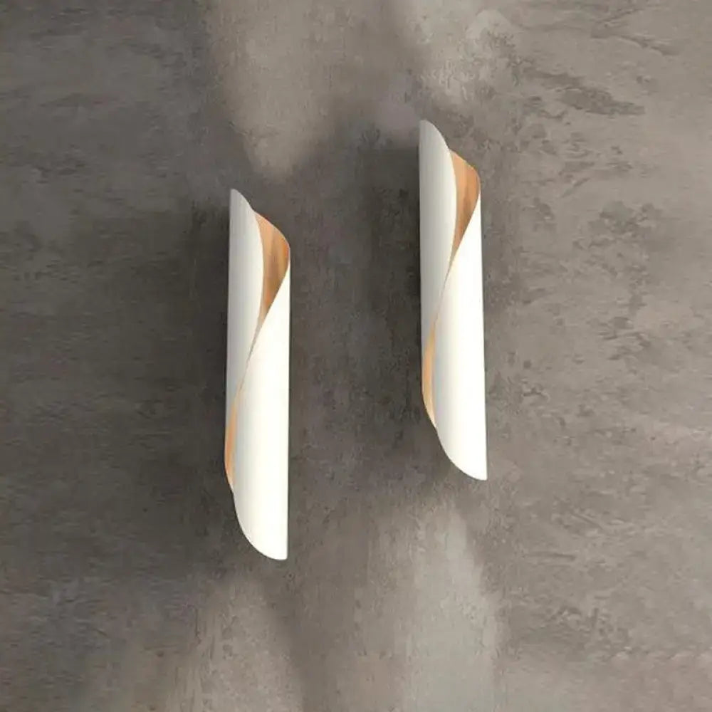 Modern twisted black and white wall lamp with wood-toned design 110v-120v sconce for bedroom lighting