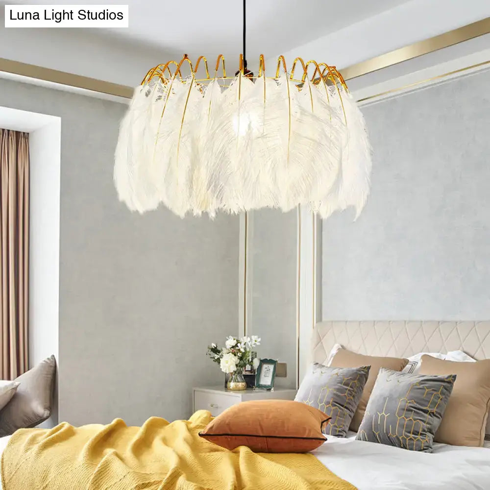 Modern white feather chandelier with a delicate white feather design and gold wireframe for living room pendant lighting