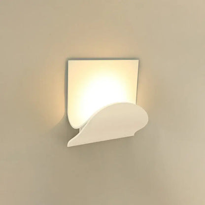 Modern white nordic led wall lamp with sleek curved acrylic shade and square backplate, 110v-120v light type wall lamp