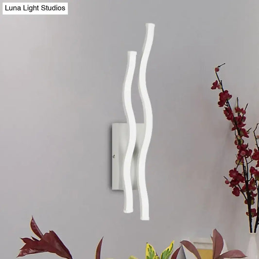 Modern white waving acrylic wall lamp fixture with two curved arms ideal for living room 220v-240v 110v-120v wall lamp