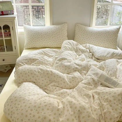 Cream-colored floral double layer yarn bedspread set with soft textured fabric for bedroom bedding