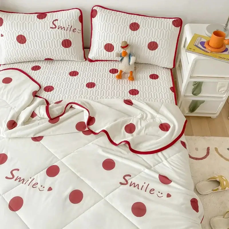 White quilted comforter set with red polka dots smile text and ruffled edge cool comforter set for bedroom