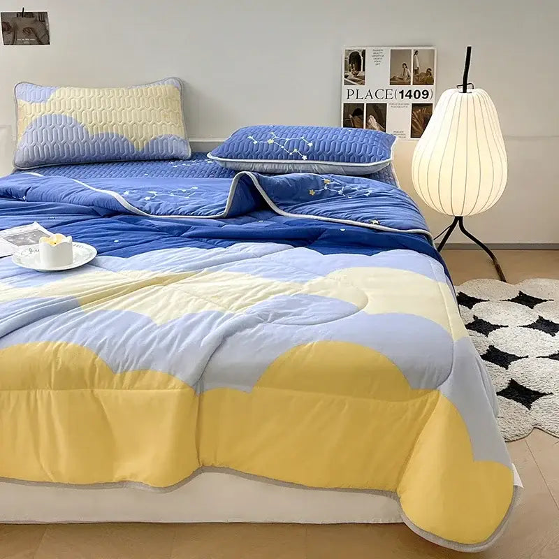 Blue and yellow cloud-patterned quilt with star embroidery in polka dot smile white and red cool comforter set