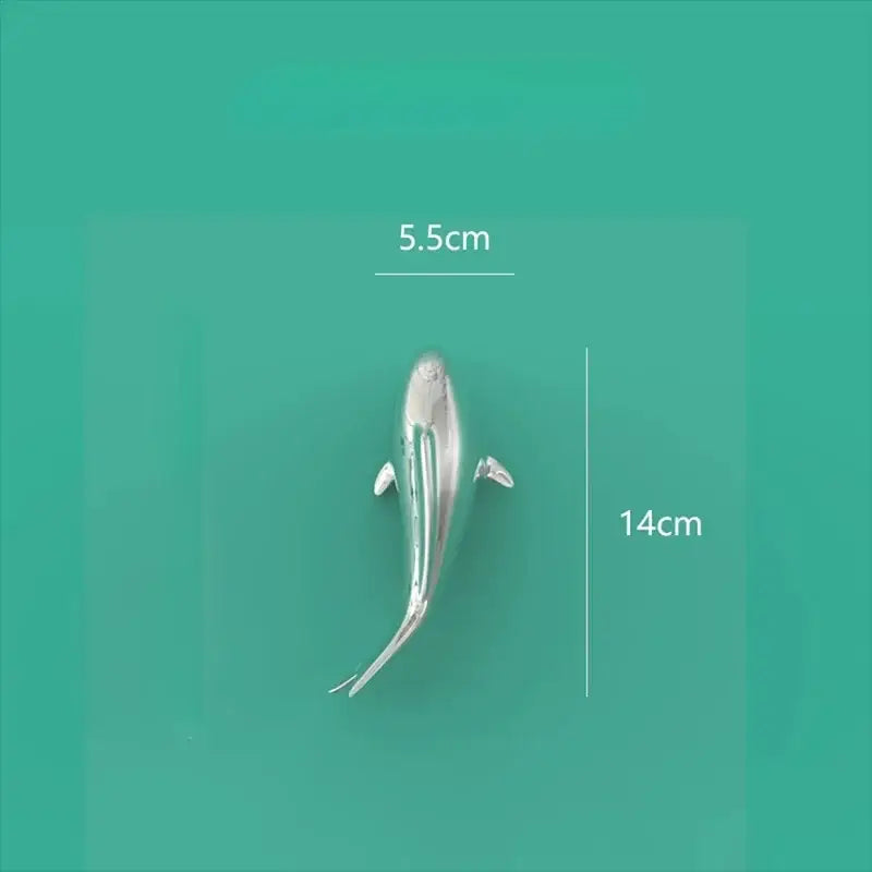 Silver fish-shaped decorative pin 14cm sleek metallic finish detailed fins for decorbites goldfish resin wall hanging