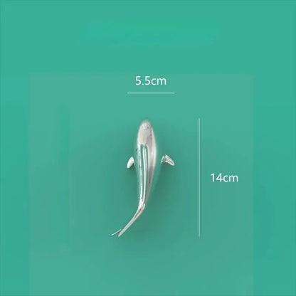 Silver fish-shaped decorative pin 14cm sleek metallic finish detailed fins for decorbites goldfish resin wall hanging