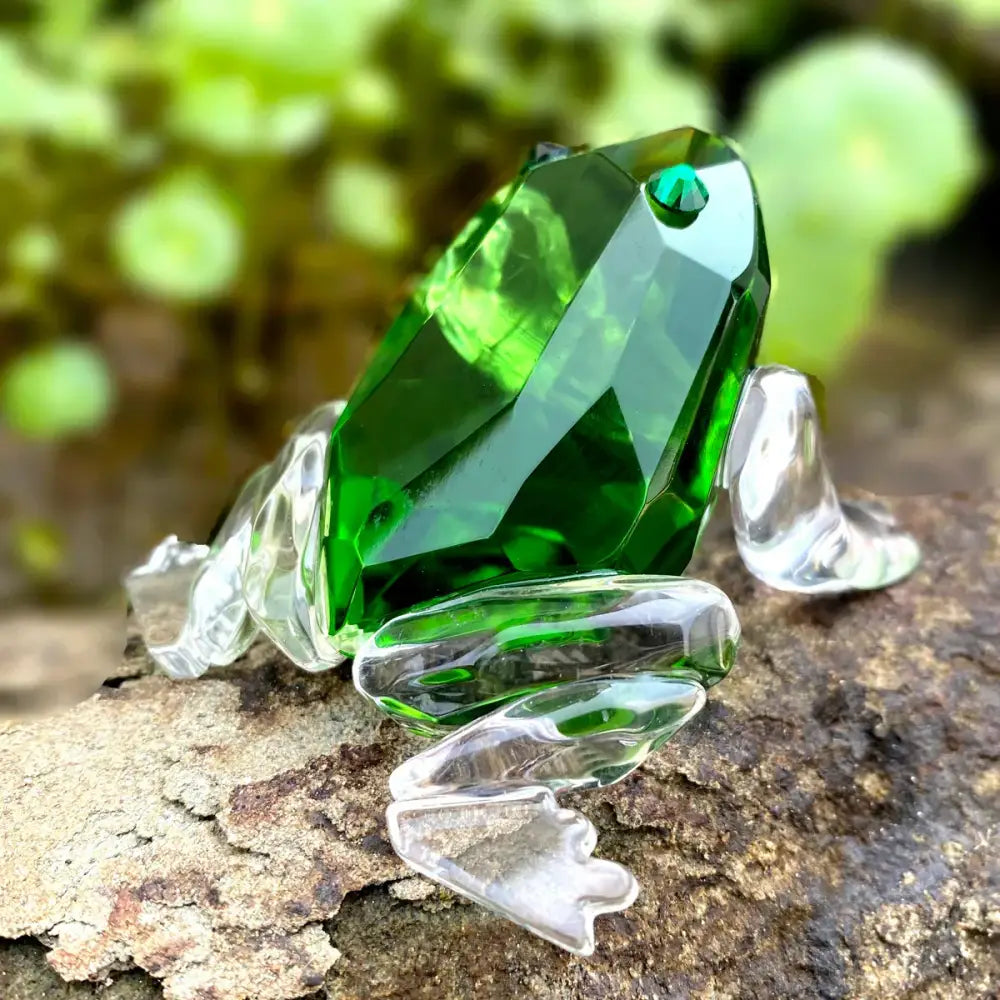 Faceted emerald green crystal frog figurine with transparent limbs decorbites crystal frog living room decor
